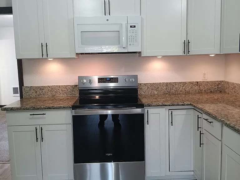362 N 2nd St — Photo 8