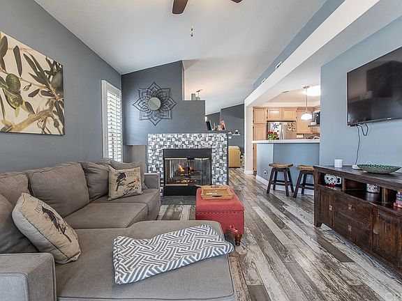 5th image of 25908 Santa Susana Dr