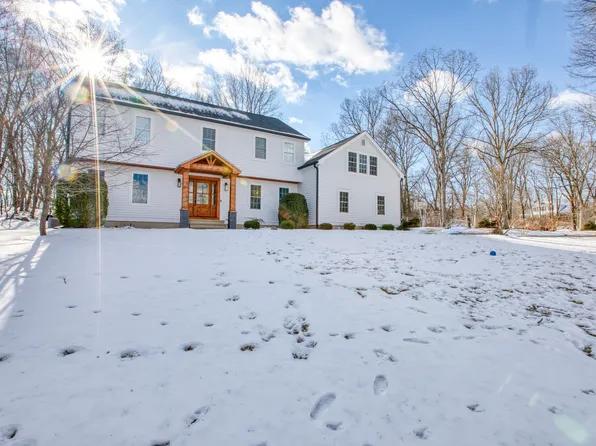 4 Raven Crest Drive, Bethel, CT 06801