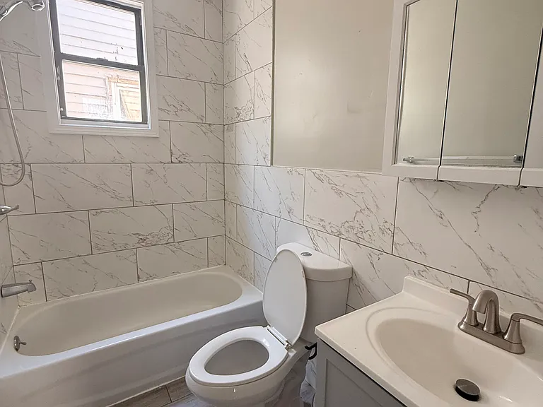 203 N 15th St #3D — Photo 4
