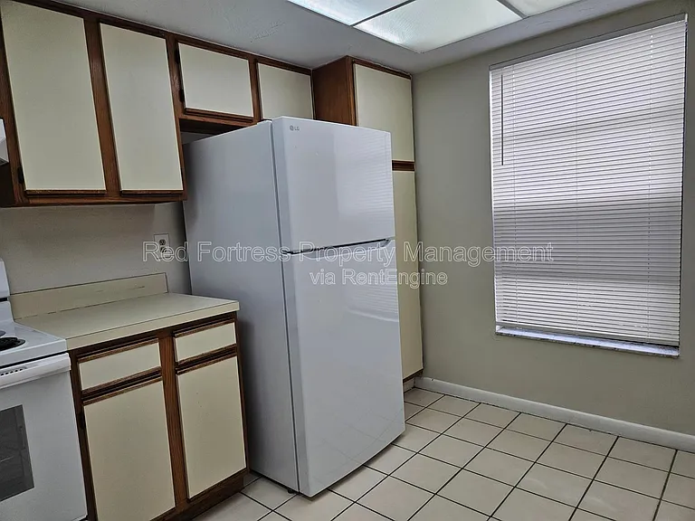 2135 Crystal Dr #37 — Photo 4