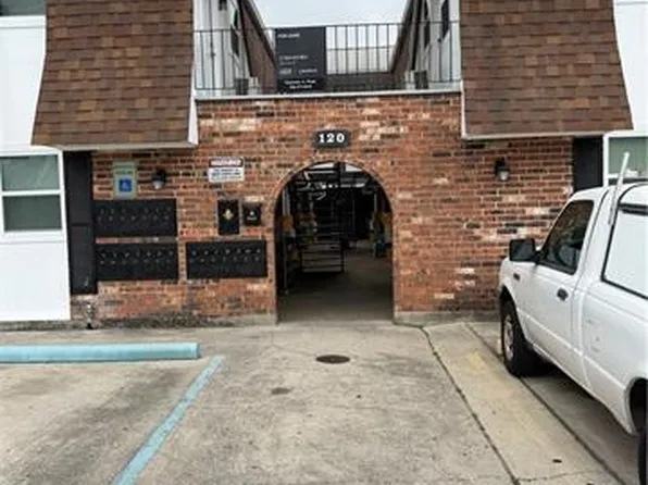 120 Houma Blvd, Metairie, LA