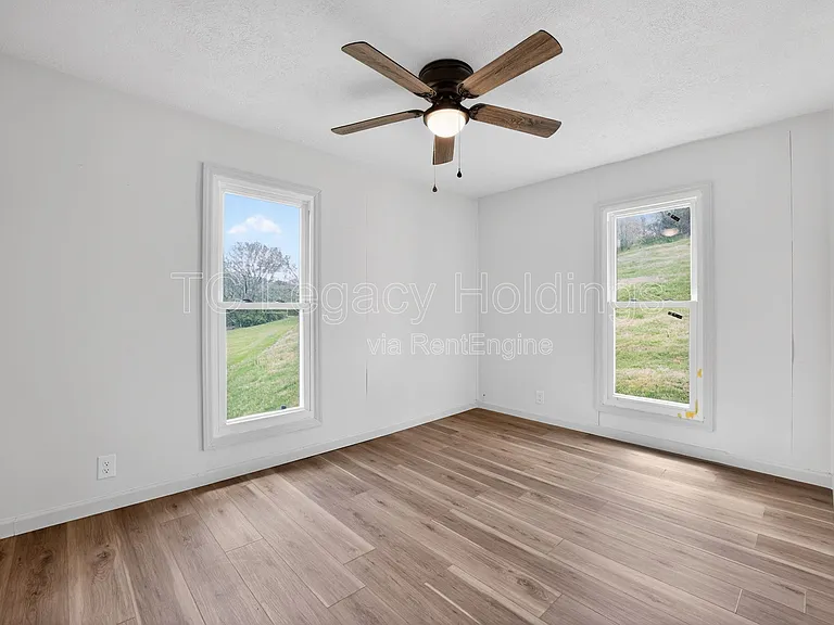 73 Beechwood Ave — Photo 11