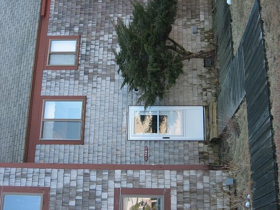 4th image of 64 Arkansas Ave #458