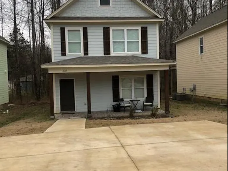 337 Countryview Cv — Photo 1