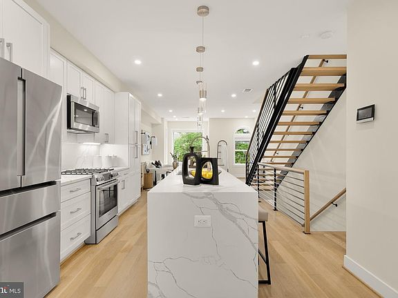 4th image of 41 Q St NE #2