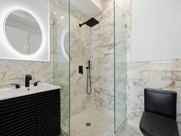 583 Putnam Avenue image 9 of 14