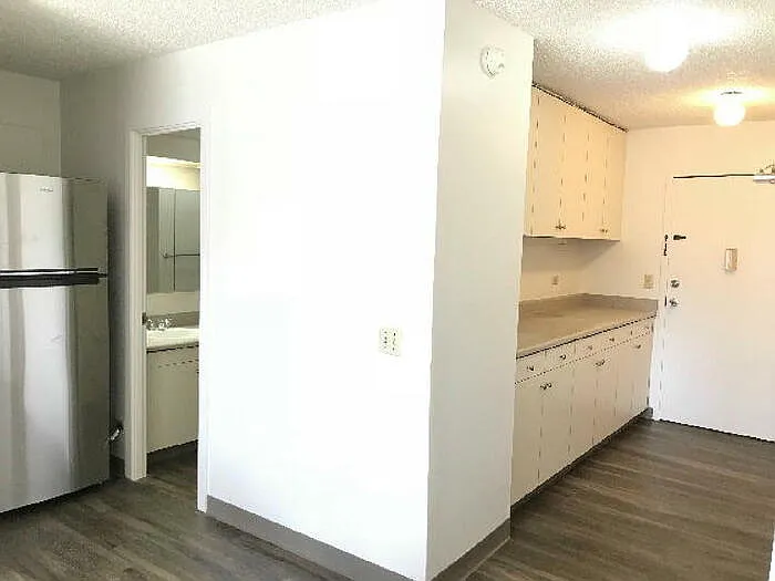 2464 Prince Edward St #610 — Photo 3