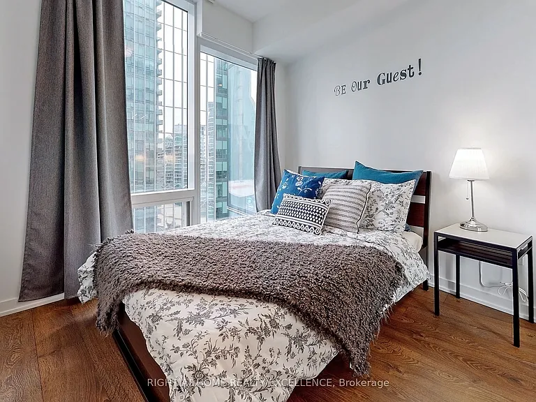 10 York St #2203 — Photo 24