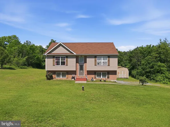 9 Pasture Ln, Capon Bridge, WV 26711