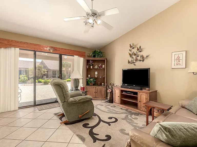 9559 E Sunburst Dr — Photo 13