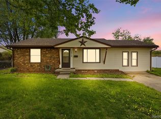18210 Winwood Ave, Brownstown, MI 48193