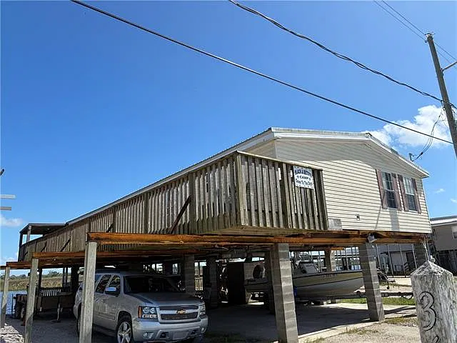 365 Martin Ln