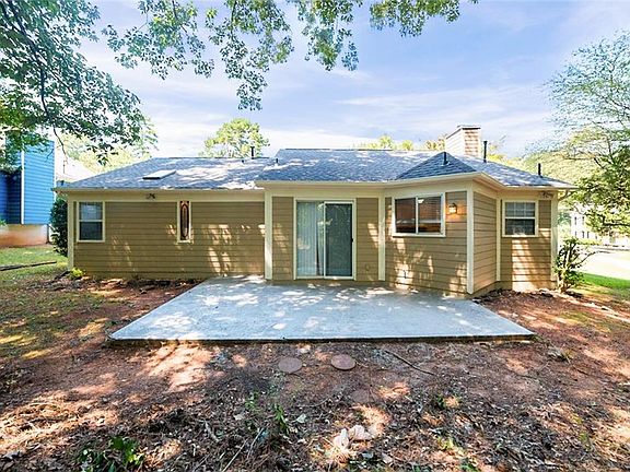 5th image of 1320 Charter Oaks Ln
