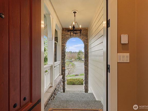 4th image of 7424 Pinnacle Place SE
