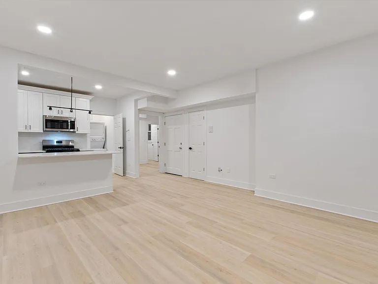 2318 N Sacramento Ave #GF — Photo 14