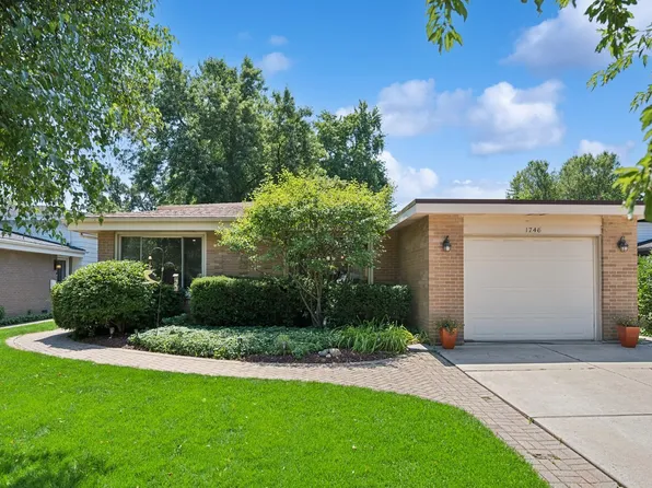 1746 Richfield Ave, Highland Park, IL 60035