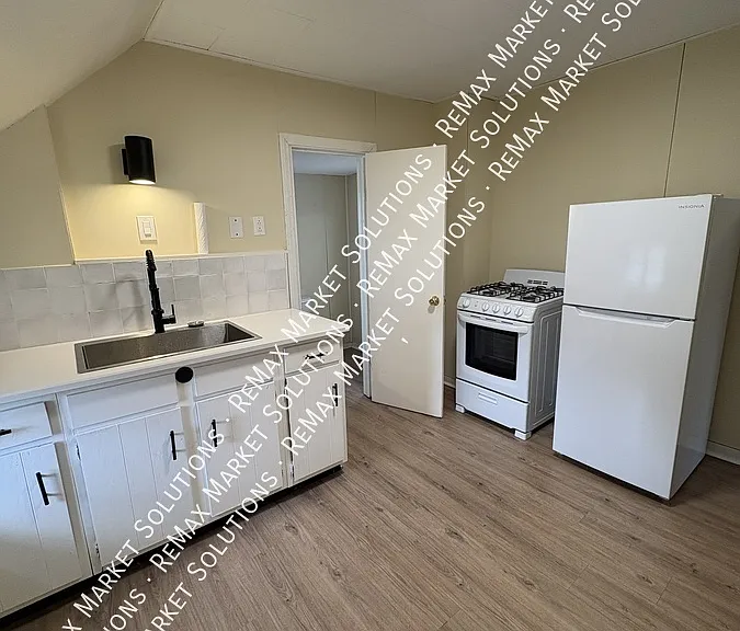 418 W 17th St #2 — Photo 10
