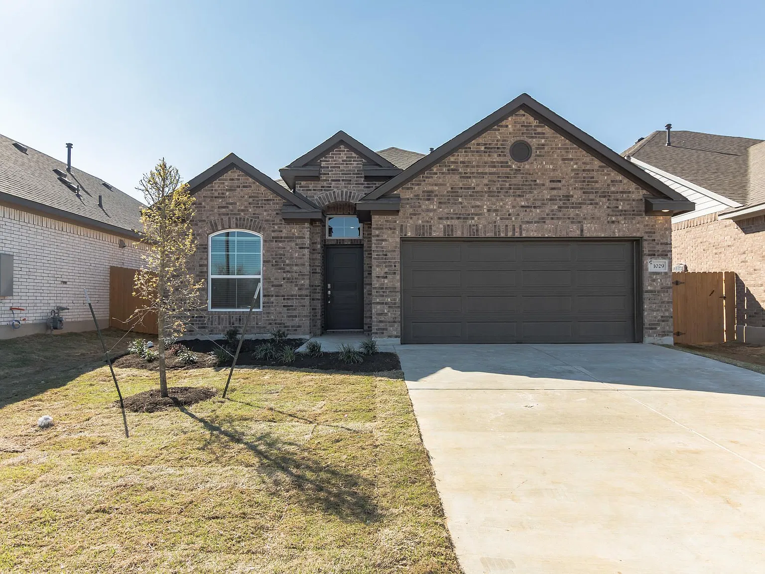 4 bed, 2.0 bath, 1704 sqft, $1,995 — Photo 1