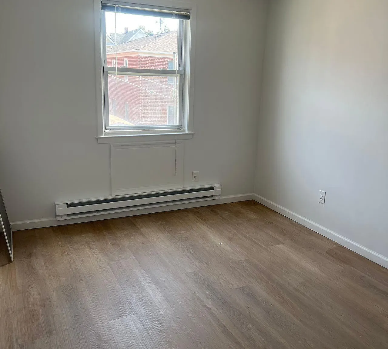 3 bed, 1100 sqft, $2,650 — Photo 3