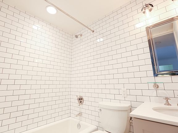 4th image of 200 E 82nd St APT 2C