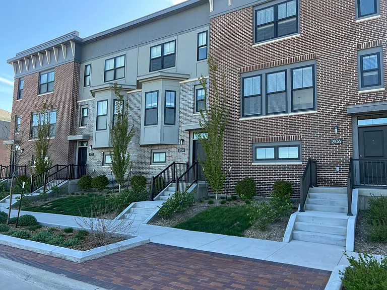 Element 30 Townhomes — Photo 3