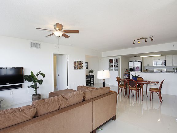 5th image of 1555 N Treasure Dr APT 501