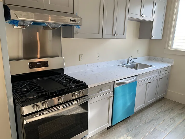 495 Elwood Ave #3 — Photo 3