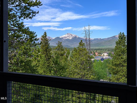 2nd image of 745 Wapiti Drive #10