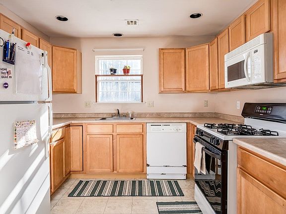 2nd image of 15 Tampa Drive #B