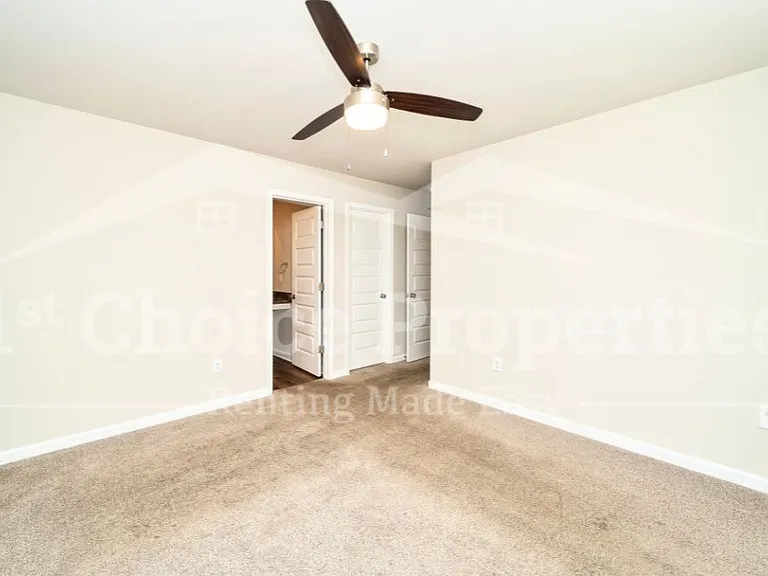 211 Driftwood Ln #4 — Photo 9