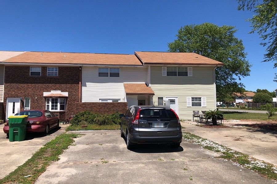 1st image of 204 Kathy Ct