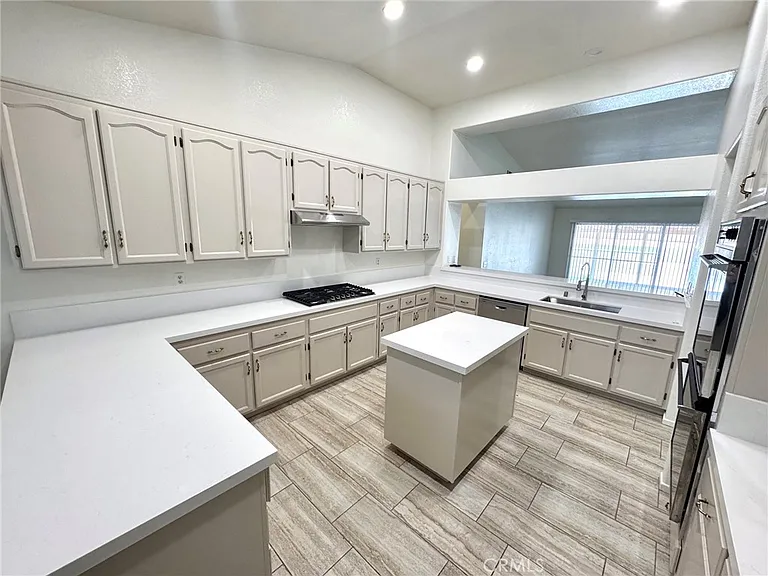 12789 Yorkshire Dr — Photo 10