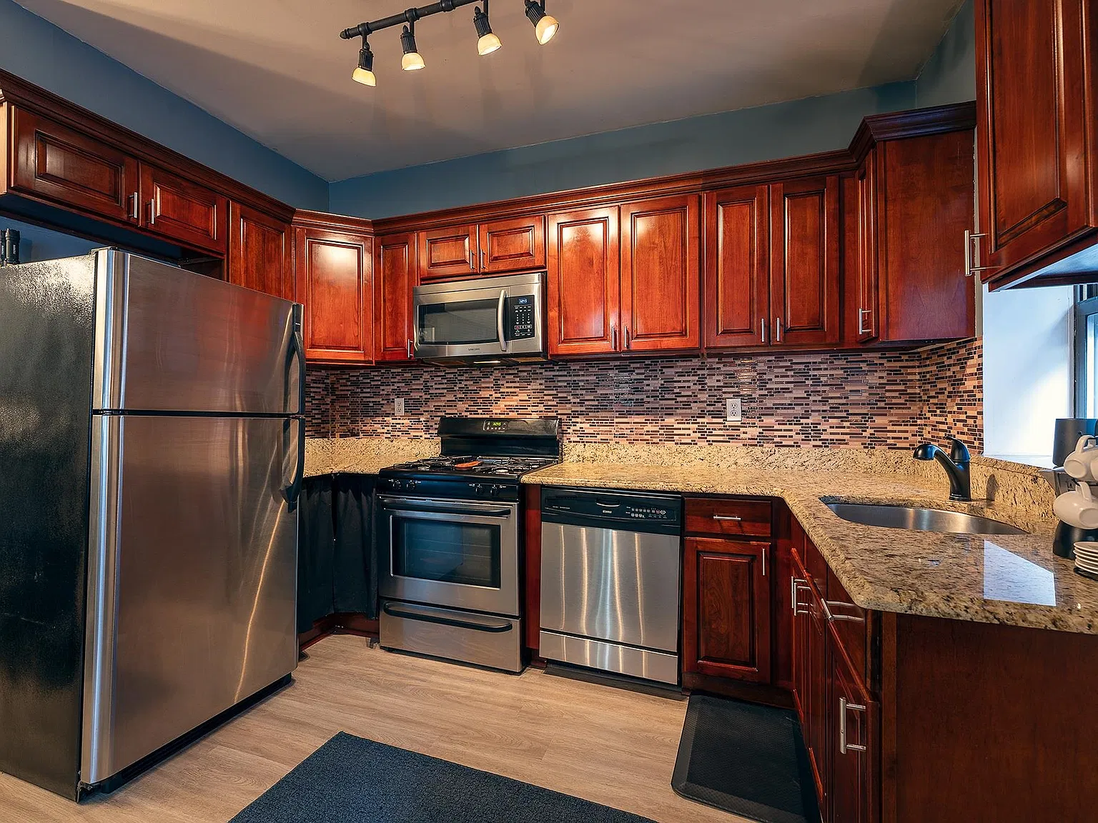 Studio, 630 sqft, $3,000 — Photo 3