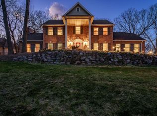 10038 Rellswood Dr, Belvidere, IL 61008