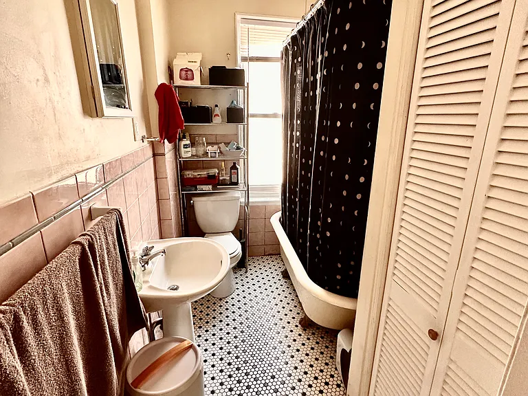 446 W Earlham Ter — Photo 11