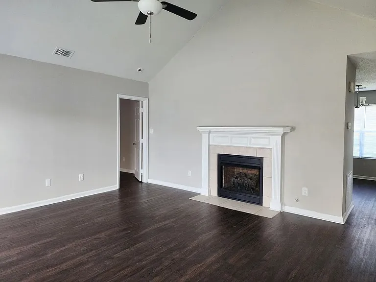 4331 Sanderling Dr — Photo 3