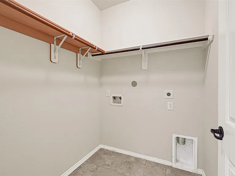 16622 Lake Prince Ln — Photo 14