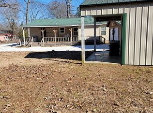 180 Center Dr, Springville, TN 38256