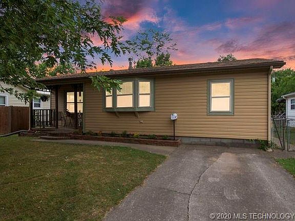 3rd image of 1007 N Sioux Ave