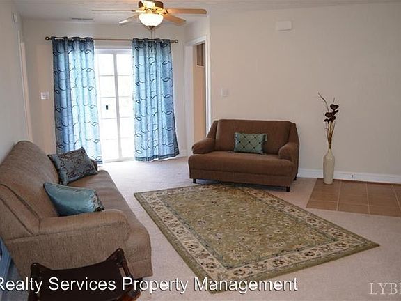 2nd image of 623 Wyndhurst Dr Unit 207