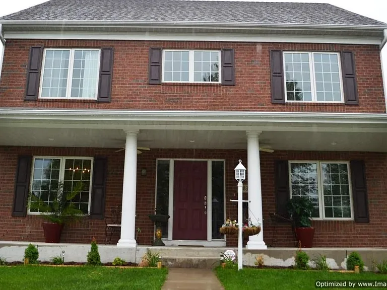 11838 S Lake Blvd NE — Photo 1