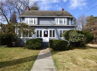 19 Pleasant St, West Hartford, CT 06107