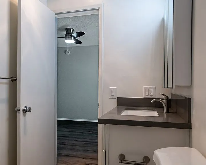 420 Burchett St — Photo 17