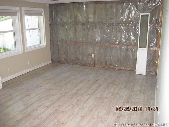 5th image of 3305 Woods Dr NE