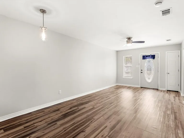 5467 Quail Creek Cir — Photo 7