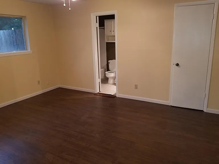 518 Walnut St — Photo 8