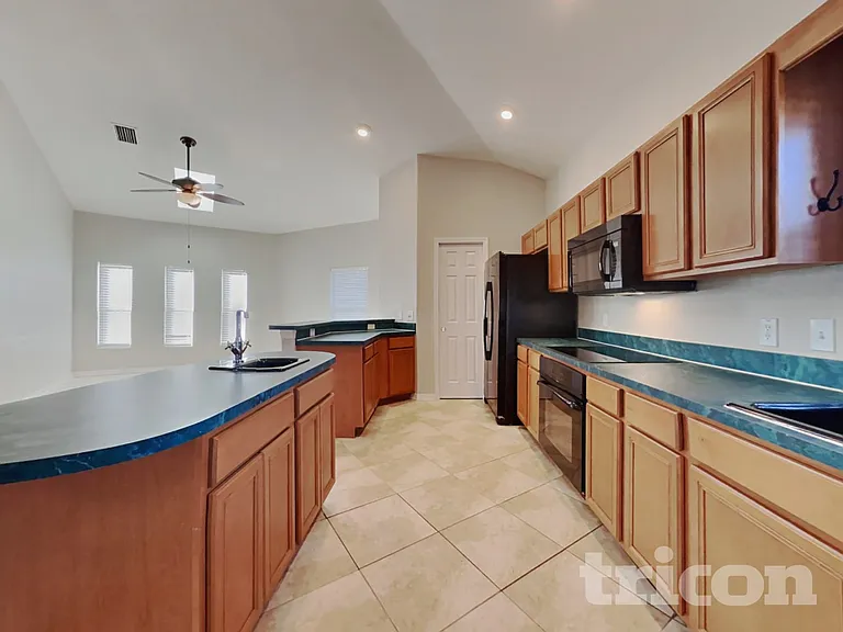 229 Lookout Dr — Photo 8