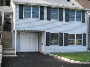 13 S Lakeside Ave, Lake Hopatcong, NJ 07849