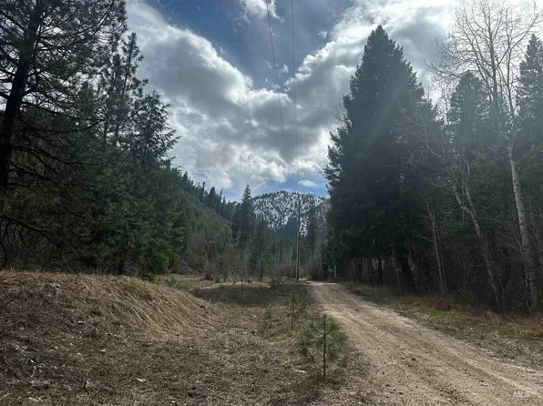 7 Valley View Way, Lowman, ID 83637